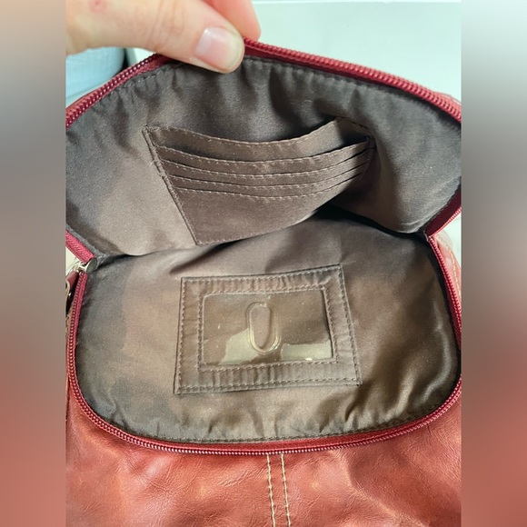 Relic, women’s red brown leather shoulder bag purse with logo & adjustable strap - Picture 6 of 6
